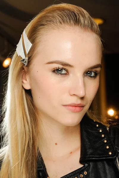 Look 2